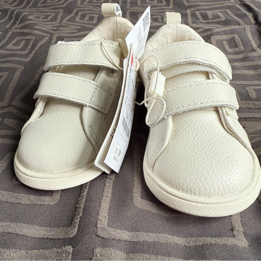 Zara Cream Velcro Sneakers for Everyday Comfort size 5.5 5 1/2 21 eur